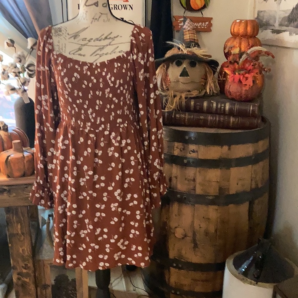 Dress - Picture 2 of 6